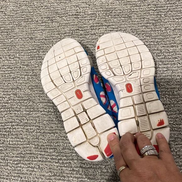 Nike shoes  - Picture 4 of 4